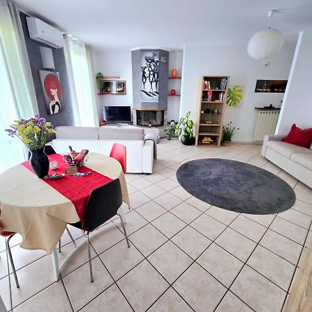 Zara House - Lake And Pet Friendly Brusimpiano Luaran gambar