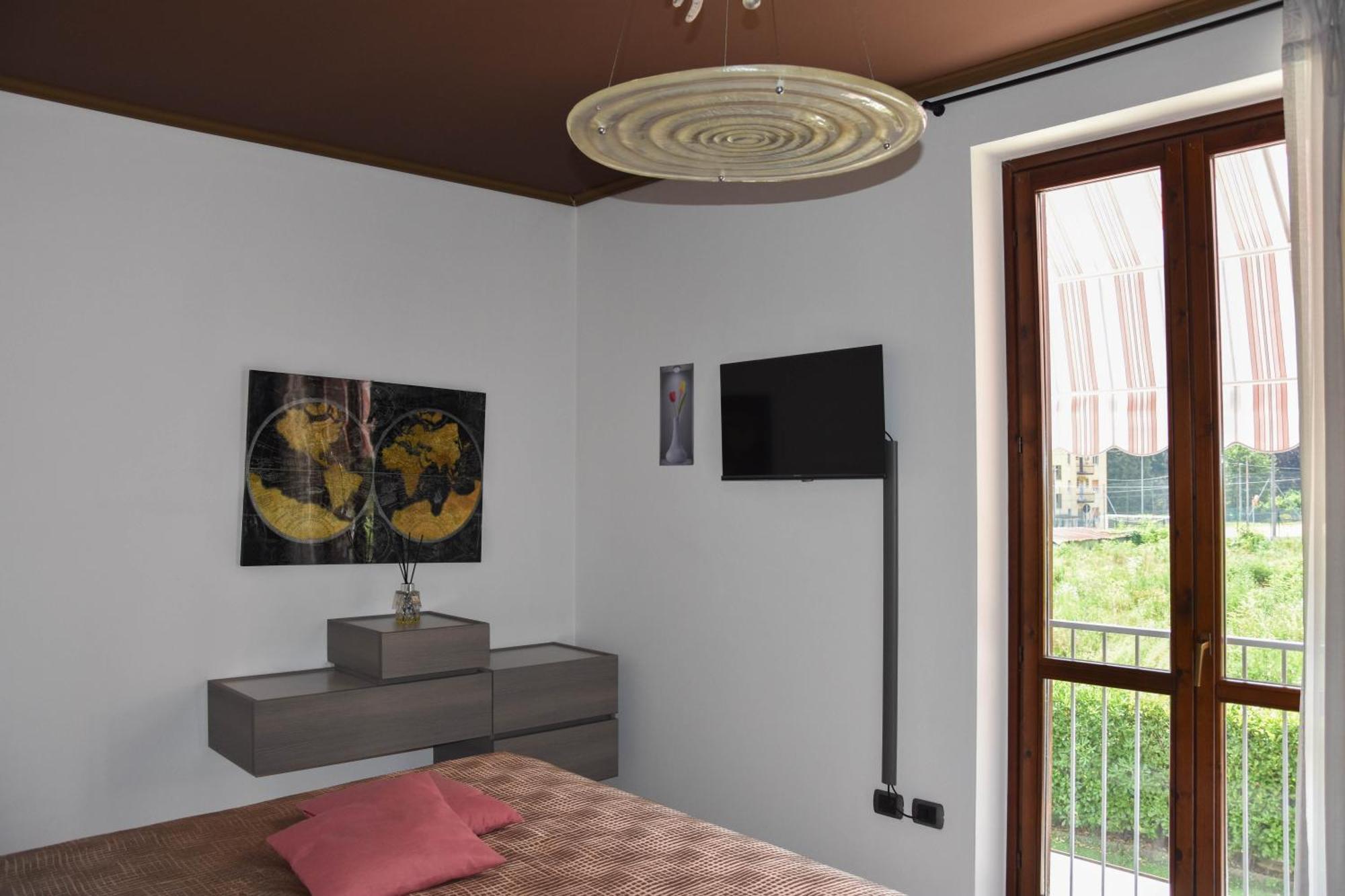 Zara House - Lake And Pet Friendly Brusimpiano Luaran gambar